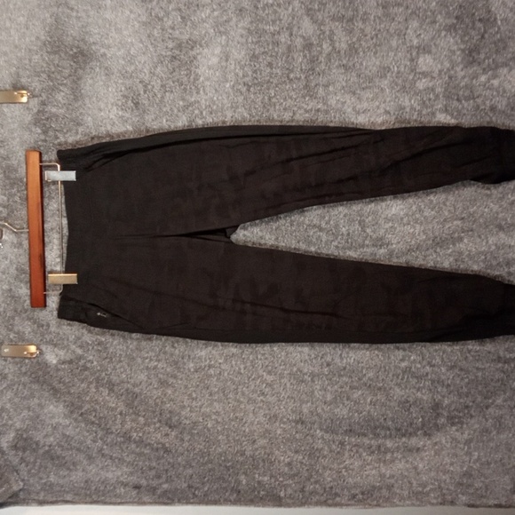Athleta Brooklyn Textured Jogger in Black High Rise Gorpcore Outdoor Womens 8 - Picture 4 of 11